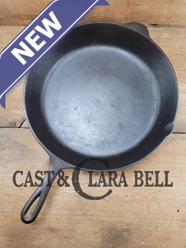 1930’S Era Lodge #12 Cast Iron Skillet With 3 Notch Heat Ring. Huge And Perfect For Large Batch