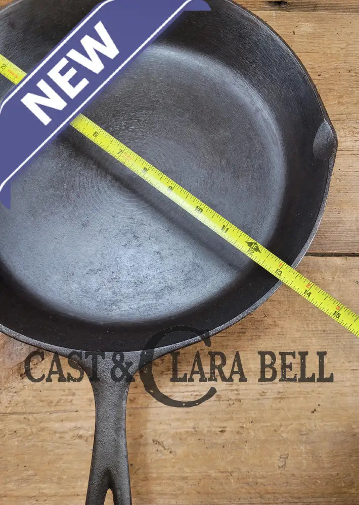 1930’S Era Lodge #12 Cast Iron Skillet With 3 Notch Heat Ring. Huge And Perfect For Large Batch