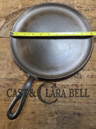 1930’s Era Wagner Ware #9 Cast Iron Round Griddle 1109 A. Universal use in the kitchen and perfect size for small
