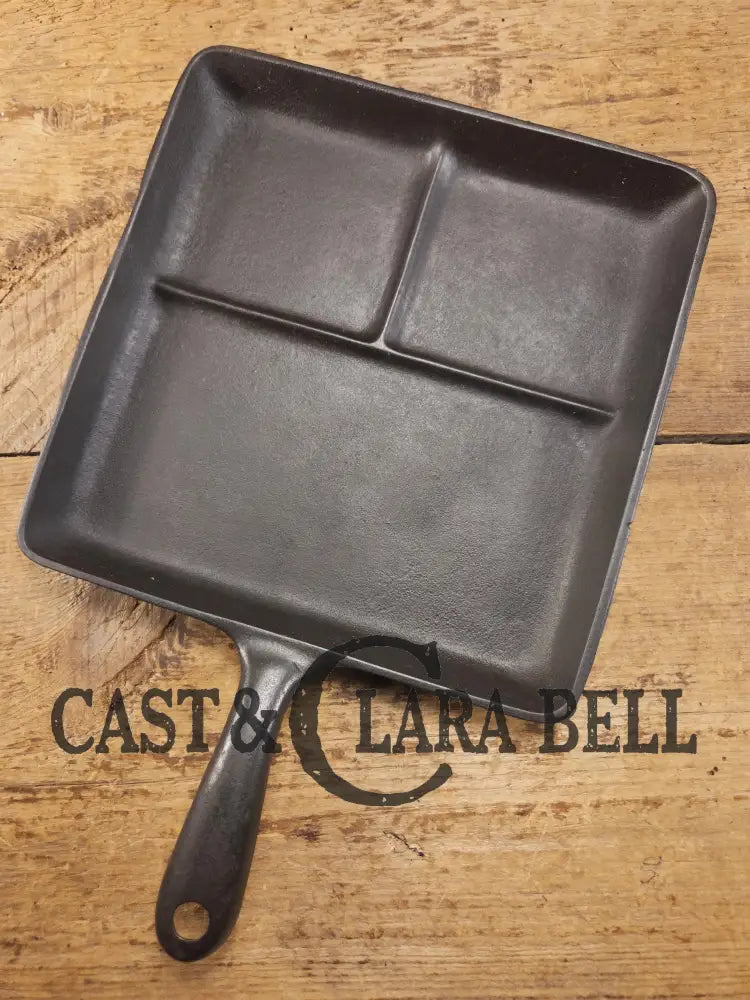 1930’s Era Wagner Ware Bacon and Egg Cast Iron Breakfast Skillet Early bullet hole handle. 1101. Great gift idea!
