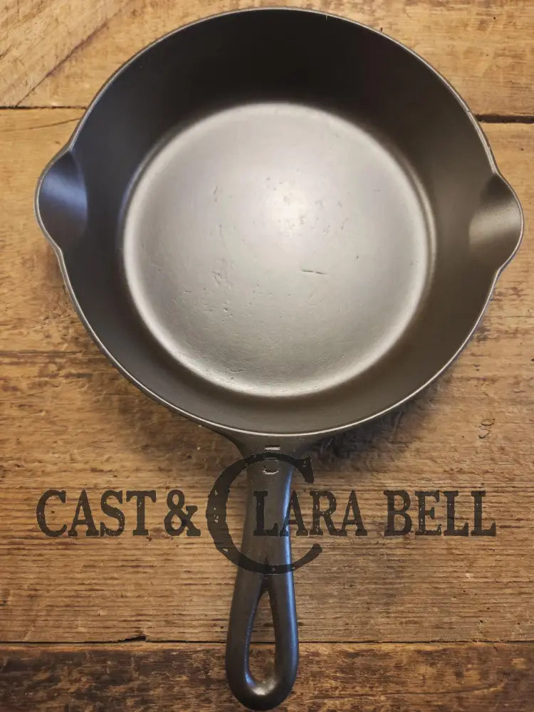 1930’s Griswold #5 Cast Iron Skillet with Large Block Logo 724. Awesome saute skillet! Skillet