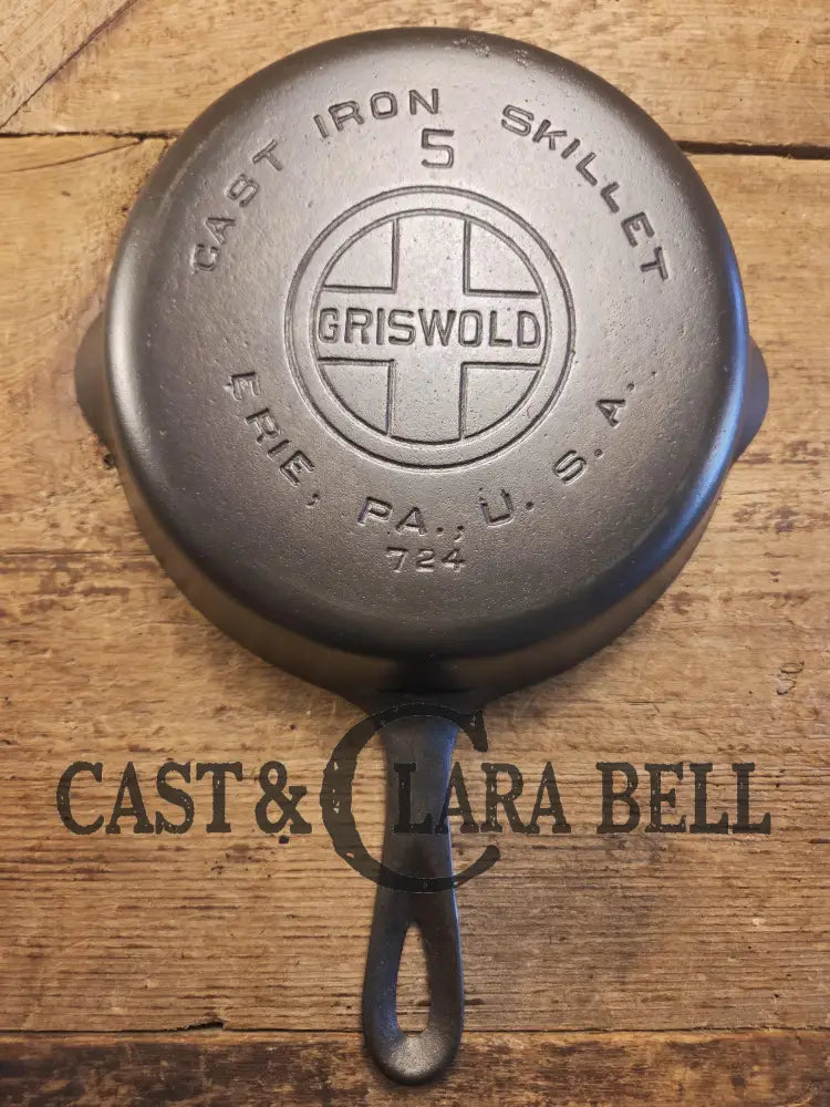 1930’s Griswold #5 Cast Iron Skillet with Large Block Logo 724. Awesome saute skillet! Skillet