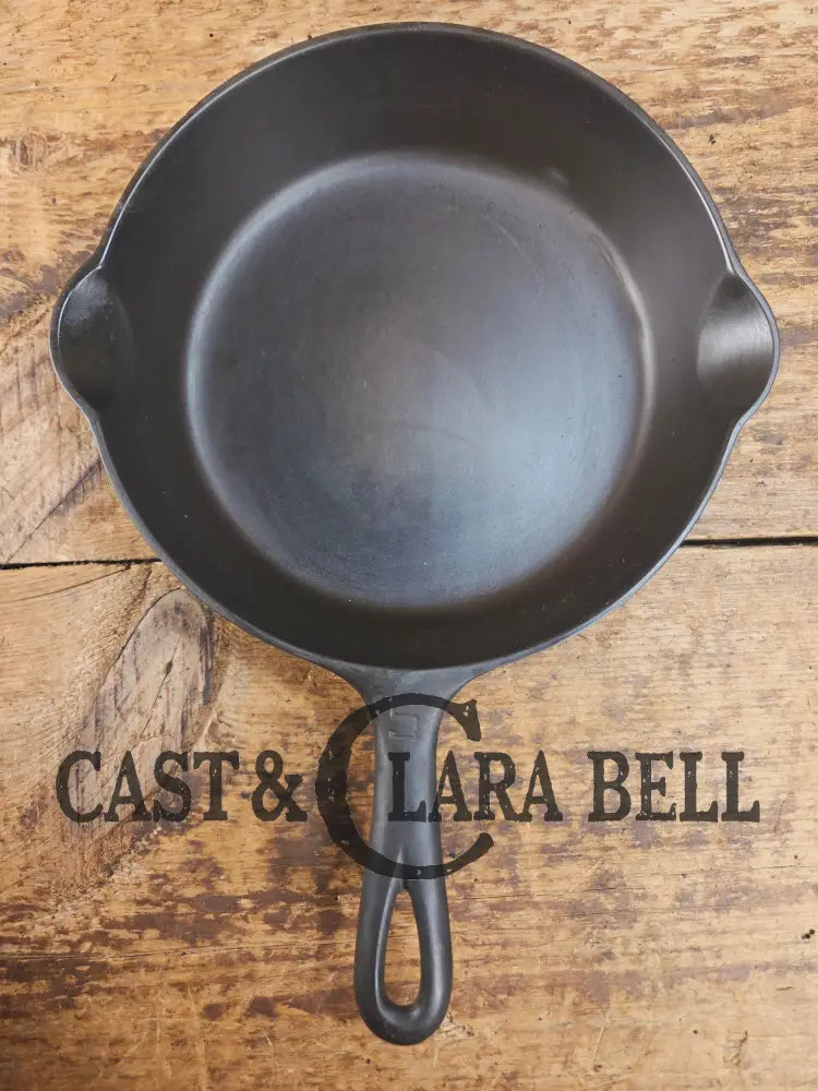 1930’s Griswold #5 Cast Iron Skillet with Large Block Logo 724. Awesome sauté skillet! Skillet