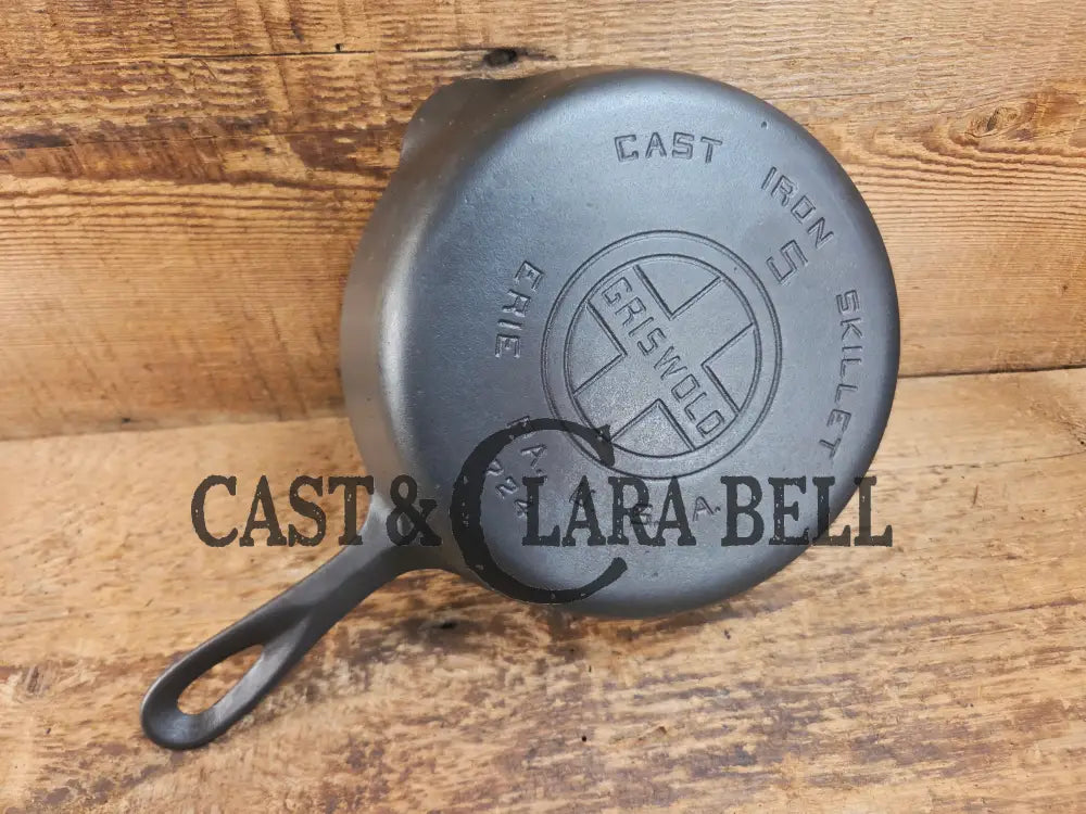 1930’s Griswold #5 Cast Iron Skillet with Large Block Logo 724. Awesome sauté skillet! Skillet