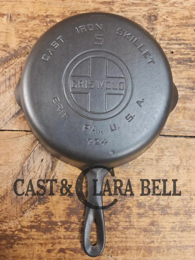 1930’s Griswold #5 Cast Iron Skillet with Large Block Logo 724. Awesome sauté skillet! Skillet