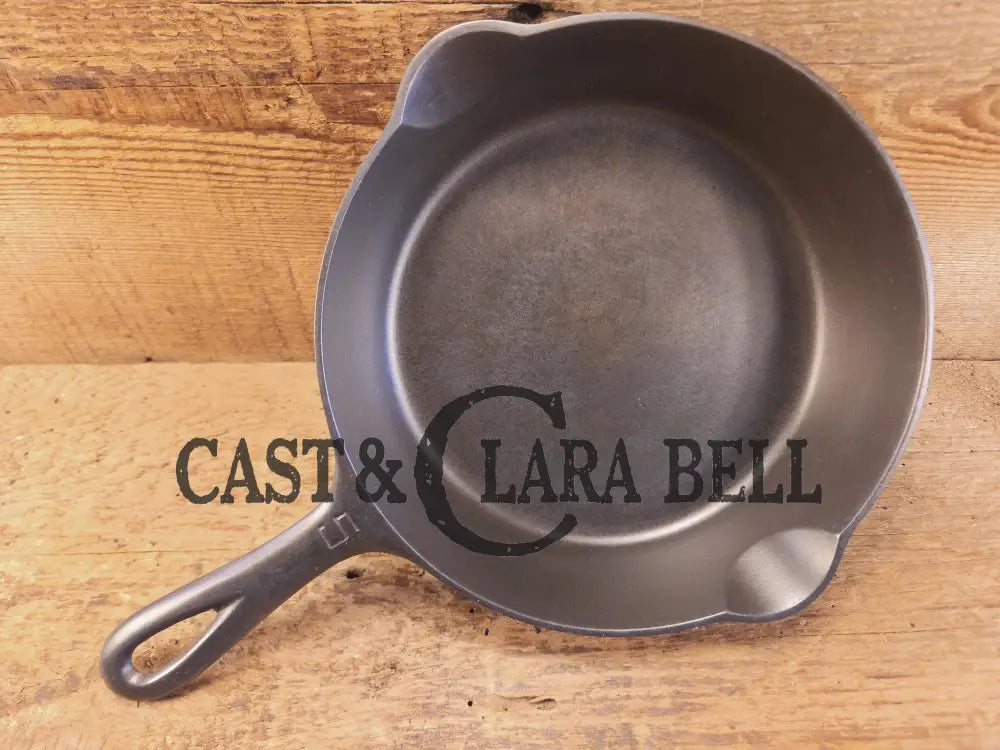 1930’s Griswold #5 Cast Iron Skillet with Large Block Logo 724. Awesome saute skillet! Skillet