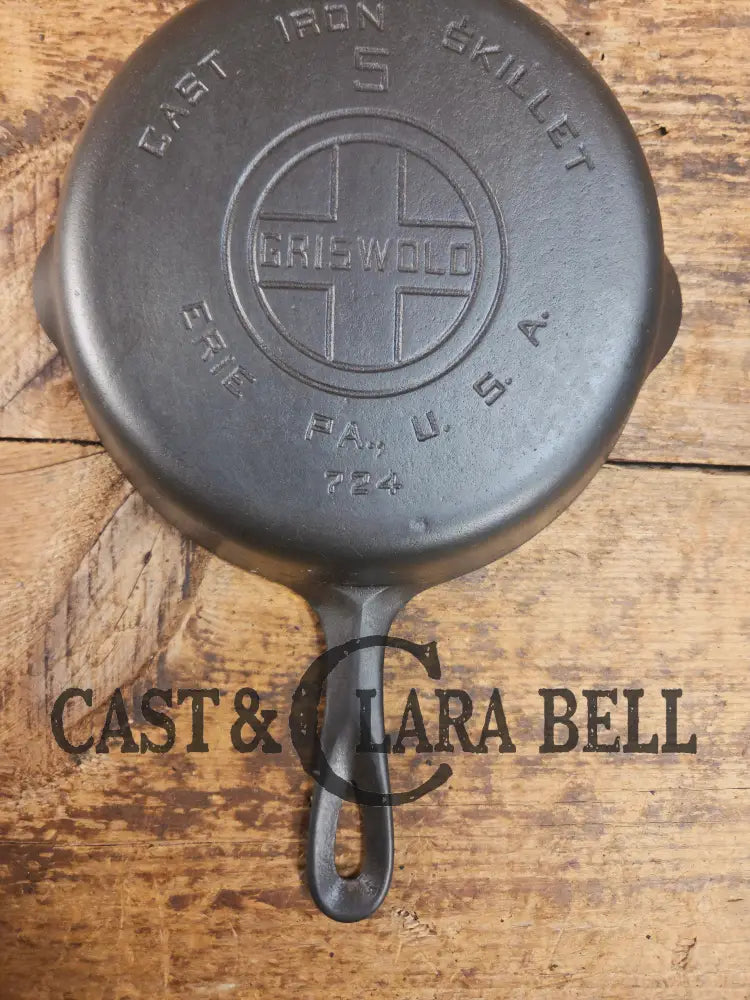1930’s Griswold #5 Cast Iron Skillet with Large Block Logo 724. Awesome sauté skillet! Skillet