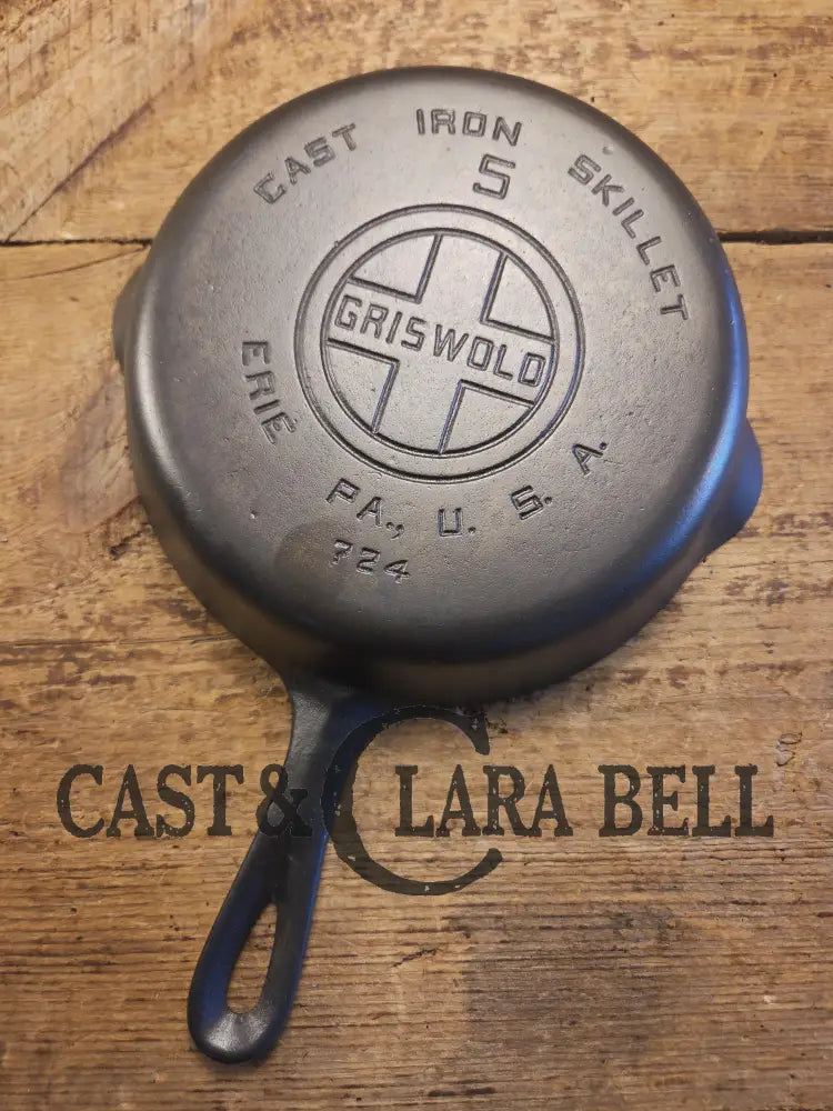 1930’s Griswold #5 Cast Iron Skillet with Large Block Logo 724. Awesome saute skillet! Skillet