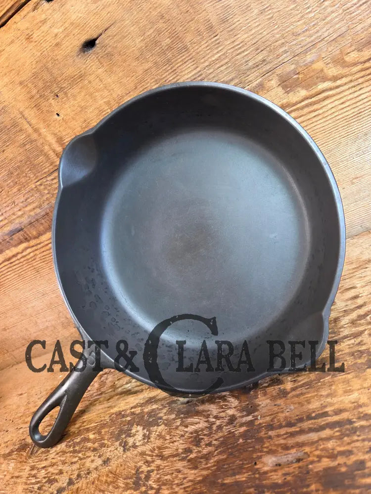 1930’s Griswold #5 Cast Iron Skillet with Large Block Logo 724. Awesome sauté skillet! - Skillet