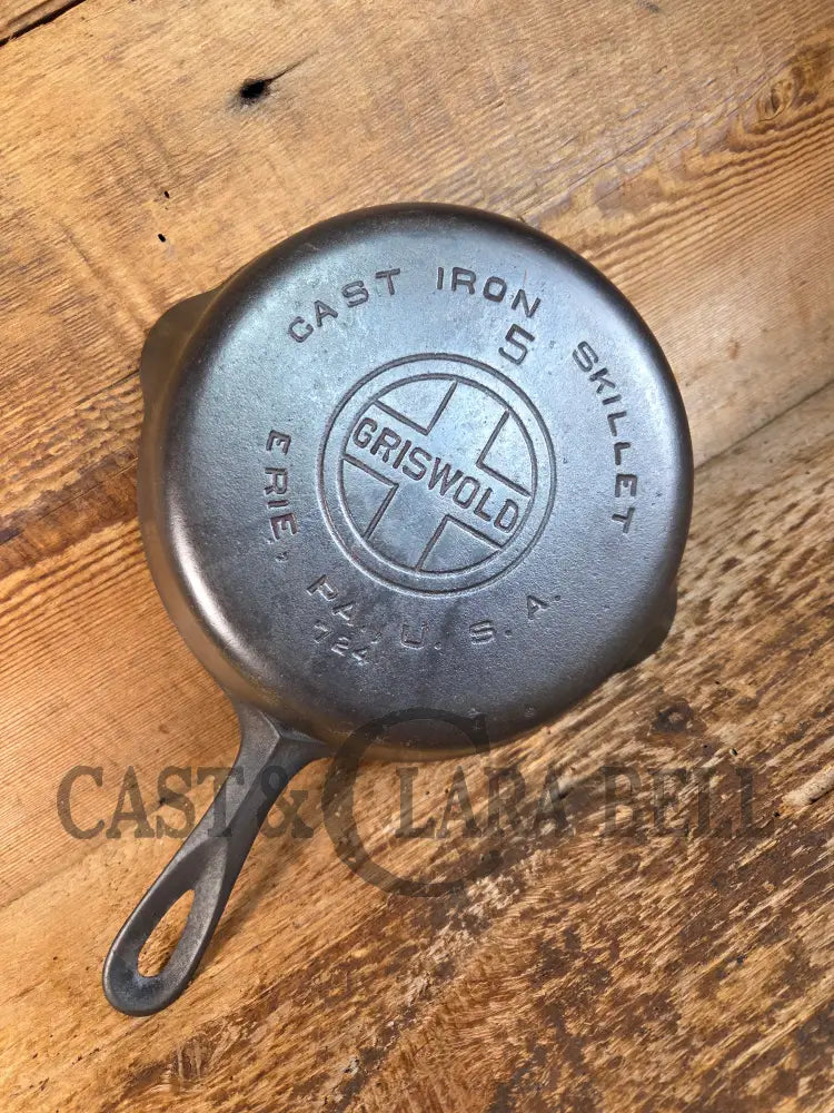 1930’s Griswold #5 Cast Iron Skillet with Large Block Logo and Smooth Bottom 724. Awesome sauté skillet! - Skillet