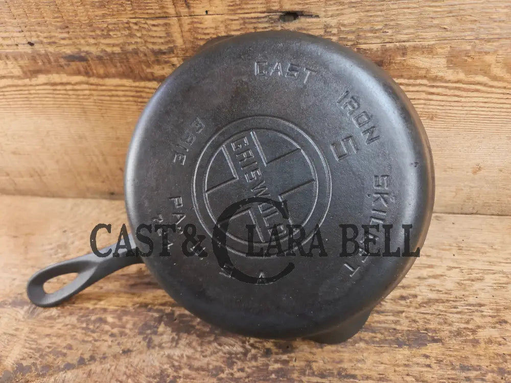 1930’s Griswold #5 Cast Iron Skillet with Large Block Logo and Smooth Bottom 724. Awesome sauté skillet! Skillet
