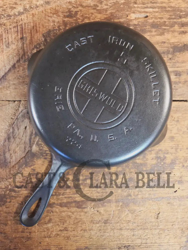 1930’s Griswold #5 Cast Iron Skillet with Large Block Logo and Smooth Bottom 724. Awesome sauté skillet! - Skillet