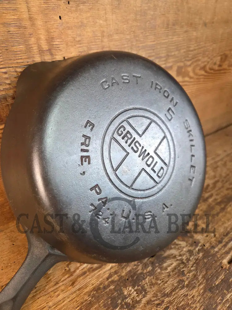 1930’s Griswold #5 Cast Iron Skillet with Large Block Logo and Smooth Bottom 724. Awesome sauté skillet! - Skillet