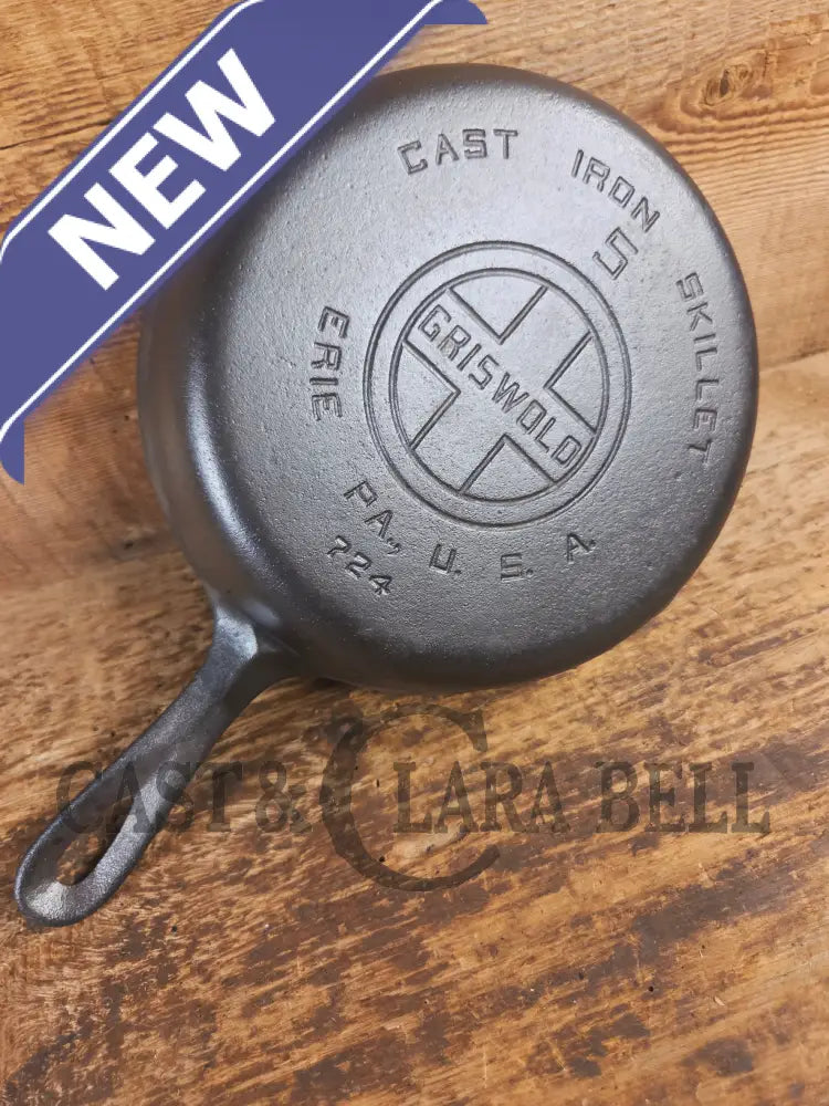 1930’s Griswold #5 Cast Iron Skillet with Large Block Logo and Smooth Bottom 724. Awesome sauté skillet! - Skillet