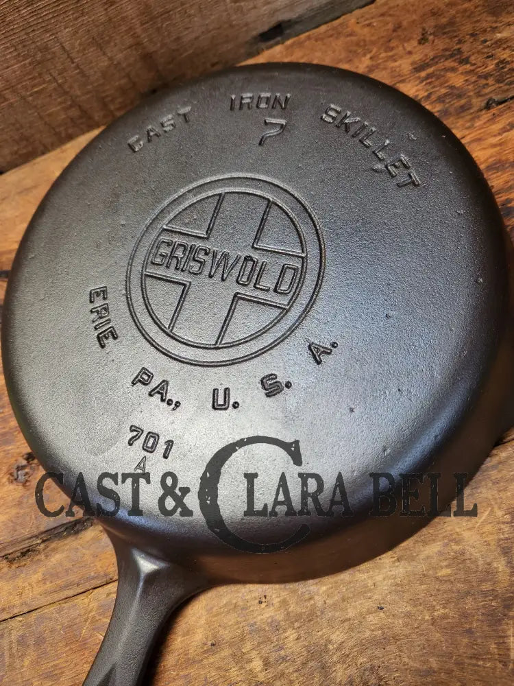 1930’S Griswold #7 Cast Iron Skillet With Large Block Logo 701 A