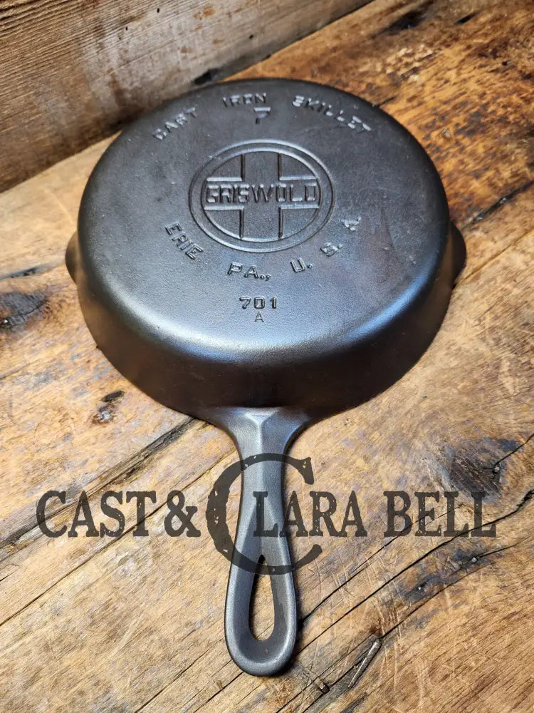 1930’S Griswold #7 Cast Iron Skillet With Large Block Logo 701 A