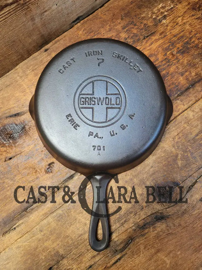 1930’S Griswold #7 Cast Iron Skillet With Large Block Logo 701 A