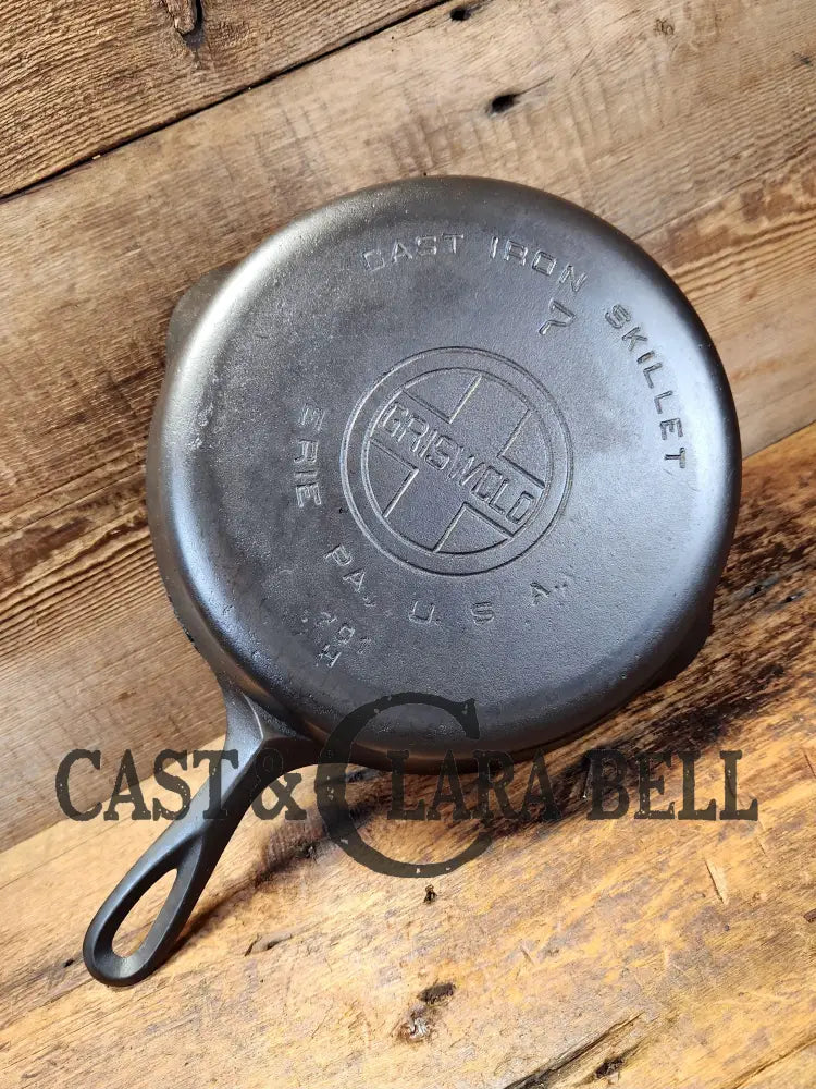 1930’S Griswold #7 Cast Iron Skillet With Large Block Logo 701 H