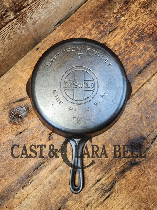 1930’S Griswold #7 Skillet W Large Block Logo Smooth Bottom 701. Perfect For Gas Or Coil Ranges!