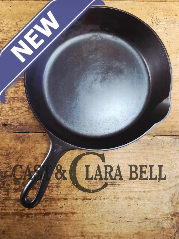 1930’s Griswold #7 Skillet with Large Block Logo and Smooth Bottom 701 D. See description Skillet