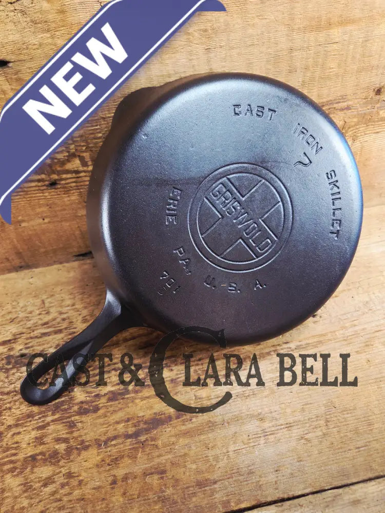 1930’s Griswold #7 Skillet with Large Block Logo and Smooth Bottom 701 D. See description Skillet