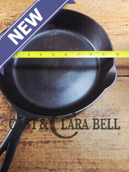 1930’s Griswold #7 Skillet with Large Block Logo and Smooth Bottom 701 D. See description Skillet