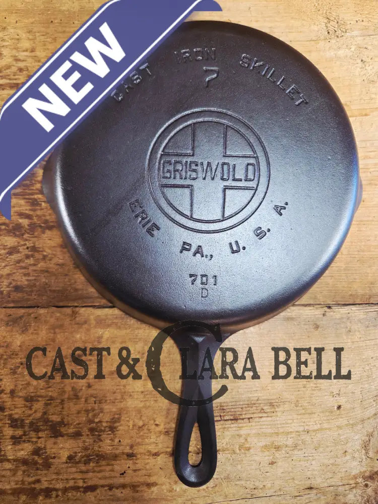 1930’s Griswold #7 Skillet with Large Block Logo and Smooth Bottom 701 D. See description Skillet