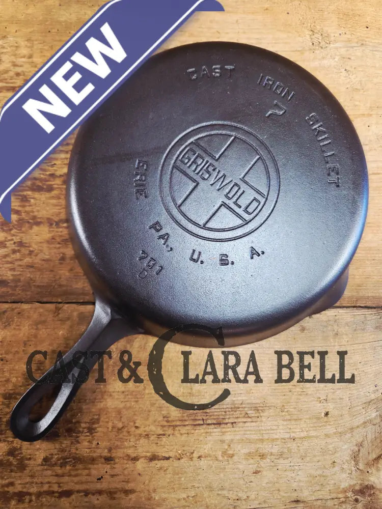 1930’s Griswold #7 Skillet with Large Block Logo and Smooth Bottom 701 D. See description Skillet