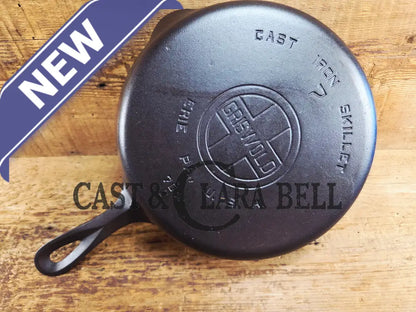 1930’s Griswold #7 Skillet with Large Block Logo and Smooth Bottom 701 D. See description Skillet