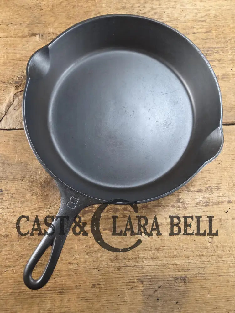 1930’s Griswold #8 Cast Iron Skillet with Large Block Logo 704 B. Perfect for gas and electric cooktops! Skillet