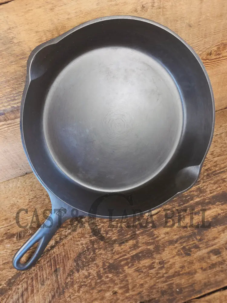 1930’s Griswold #8 Cast Iron Skillet with Large Block Logo 704 G - Skillet