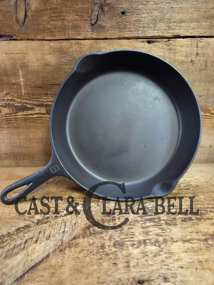 1930’s Griswold #8 Cast Iron Skillet with Large Block Logo 704 S. Perfect for gas and electric cooktops! Skillet