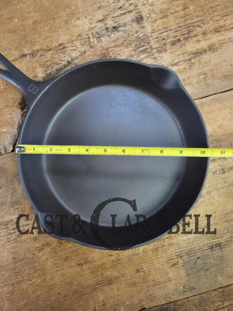 1930’s Griswold #8 Cast Iron Skillet with Large Block Logo 704 S. Perfect for gas and electric cooktops! Skillet