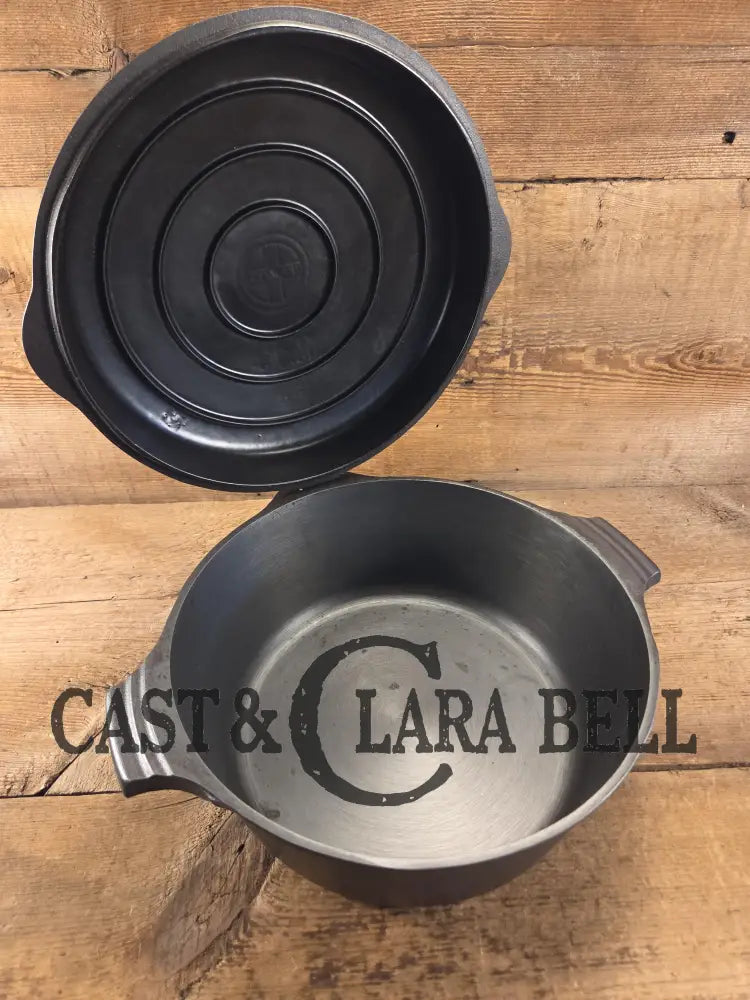 1930’s Griswold #8 Dutch Oven 2568 with matching Hinged Lid! Beautiful piece for your gourmet kitchen. Restored and