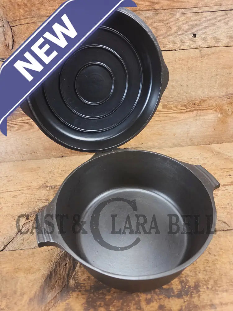 1930’s Griswold #8 Dutch Oven 2568 with matching Hinged Lid! Super Unique patina on the lid - Dutch Ovens Trivets &