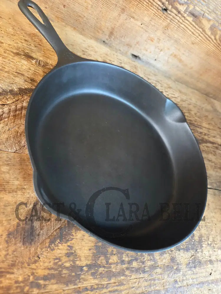 1930’s Griswold #8 Skillet with Large Block Logo and Smooth Bottom 704 S - Skillet