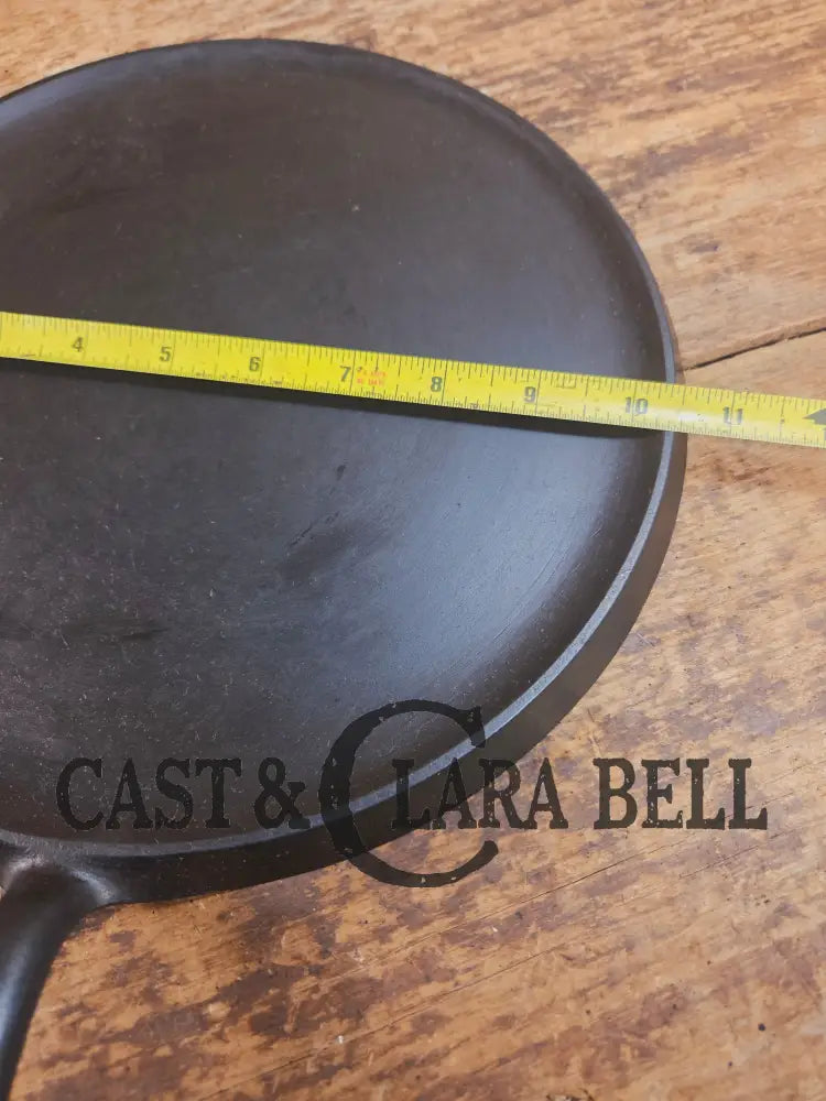 1930’s Griswold #9 Cast Iron Griddle Large Block logo ’Erie PA USA,’609’’. Awesome for pancakes and grilled cheese