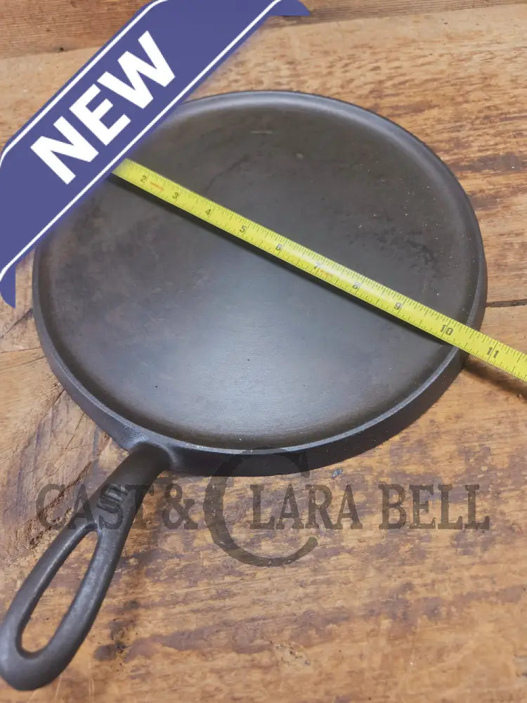 1930’s Griswold #9 Cast Iron Griddle Large Block logo ’Erie PA USA,’609’’. Awesome for pancakes and grilled cheese