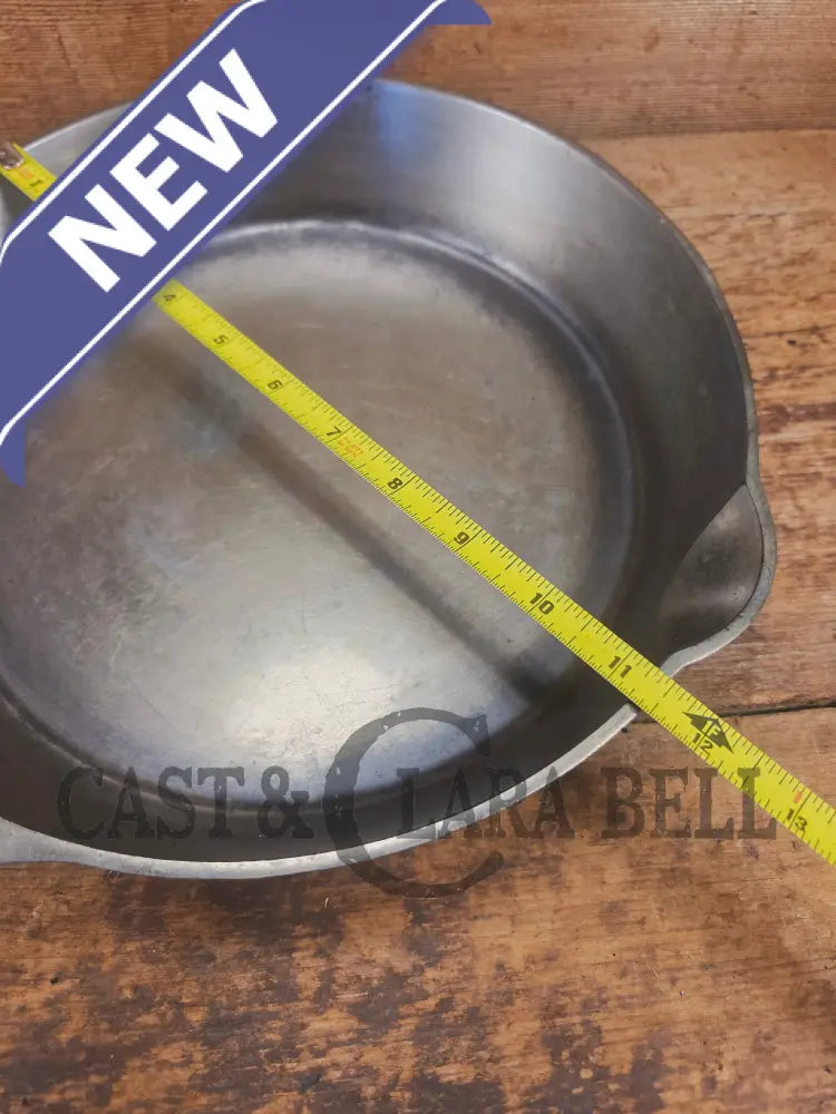 1930’s Griswold #9 Skillet with Large Block Logo Smooth Bottom and cool chrome finish! 710 C - Skillet