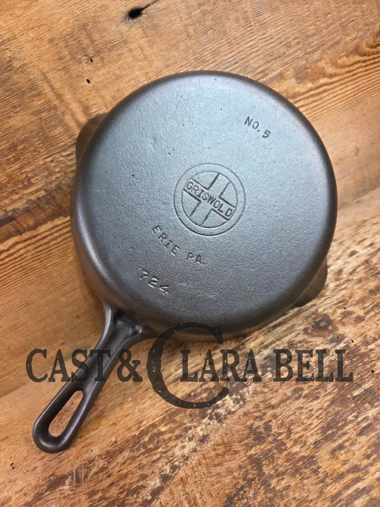 1930’s Griswold No. 5 Saute Skillet Small Logo Grooved Handle Smooth Bottom 724 Skillet