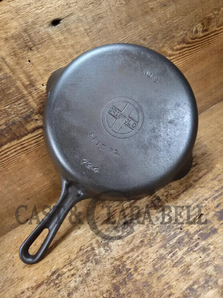 1930’s Griswold No. 5 Saute Skillet Small Logo Grooved Handle Smooth Bottom 724 L. Restored and Ready to Use! Skillet