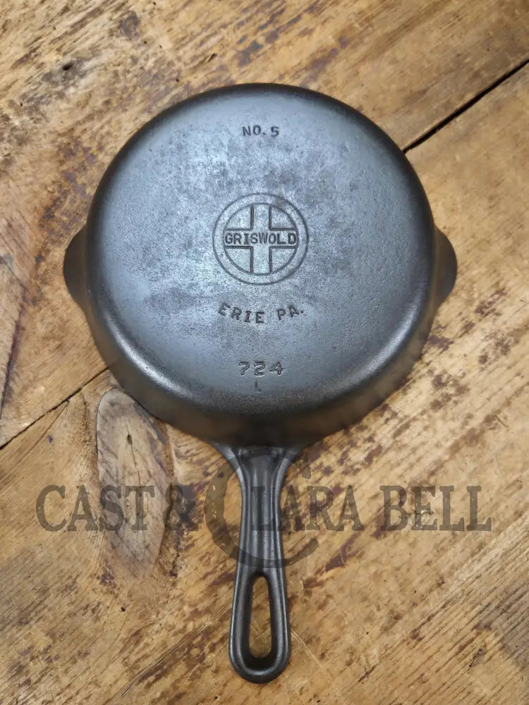 1930’s Griswold No. 5 Saute Skillet Small Logo Grooved Handle Smooth Bottom 724 L. Restored and Ready to Use! Skillet