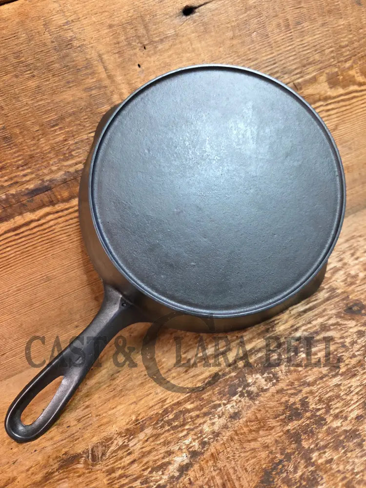 1930’s Unmarked Wagner #8 Skillet with Heat Ring. FANTASTIC daily user for a great price! - Skillet