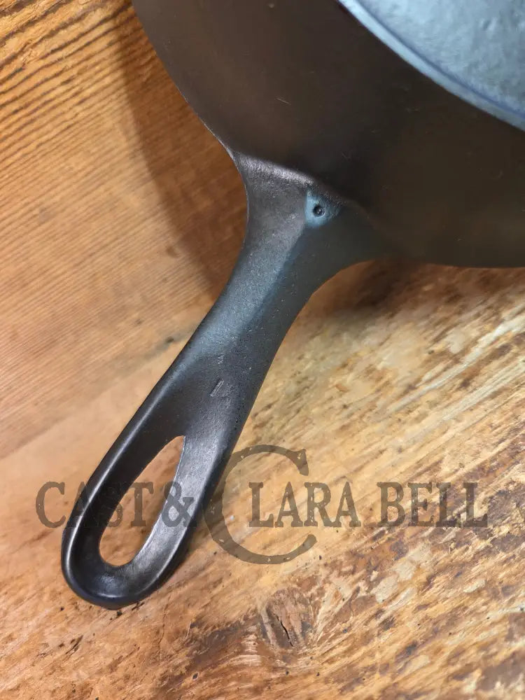 1930’s Unmarked Wagner #8 Skillet with Heat Ring. FANTASTIC daily user for a great price! - Skillet