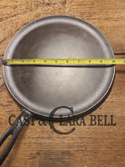 1930’s Wagner #9 Round Griddle Stylized Logo 1109 D. Perfect for grilled cheese omelettes and flat iron cooking!