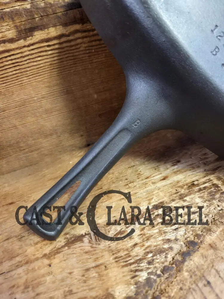 1930’s Wagner Square Skillet with Stylized Logo 1218 B. GREAT pan to have in the kitchen! Skillet