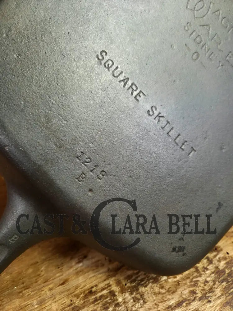 1930’s Wagner Square Skillet with Stylized Logo 1218 B. GREAT pan to have in the kitchen! Skillet