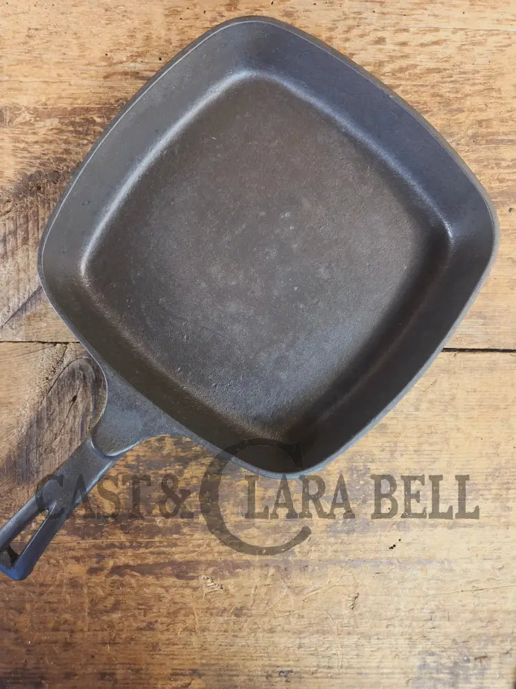 1930’s Wagner Square Skillet with Stylized Logo 1218 D. GREAT pan to have in the kitchen! SC24 (Copy) - Skillet
