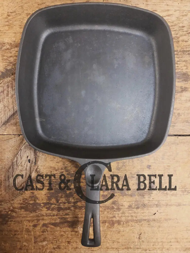 1930’s Wagner Square Skillet with Stylized Logo 1218 D. GREAT pan to have in the kitchen! SC24 Skillet