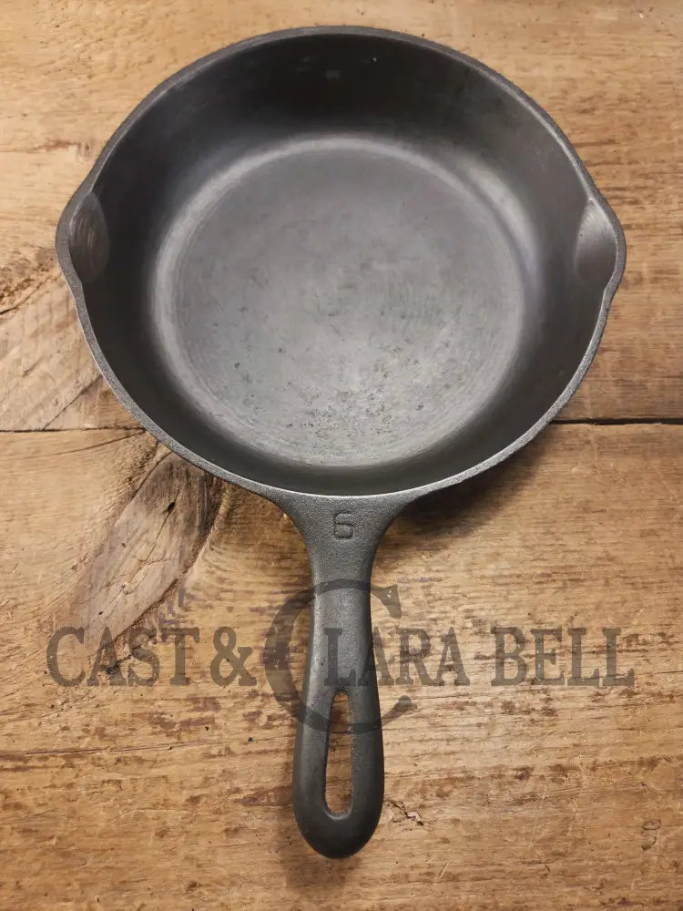 1930’s Wagner Unmarked #6 Cast Iron Sautee Skillet perfect first pan or daily user! Skillet
